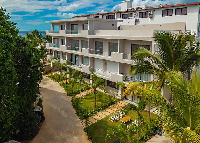 Tracadero Beach Club & Holidays Rentals